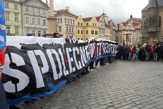 Odborník na extremismus: Proticovidová opatření extremisty mobilizují - Novinky